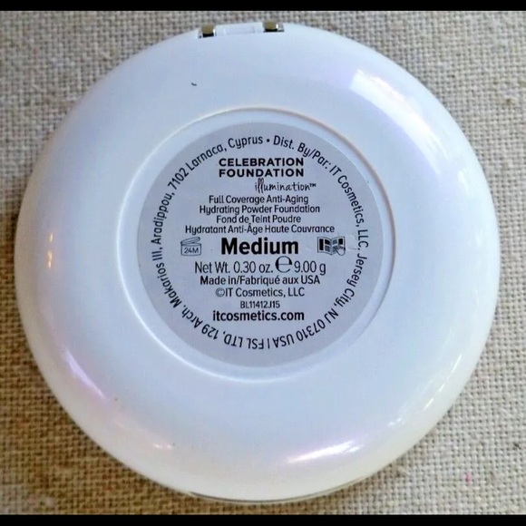 IT COSMETICS CELEBRATION ILLUMINATION FOUNDATION - Picture 2 of 2