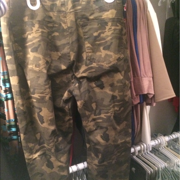 SOLD - Picture 3 of 3