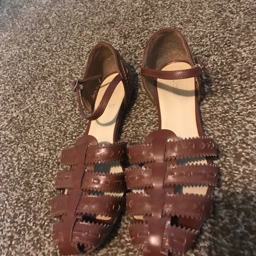 Cap toe sandals