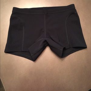 Lulu Lemon booty shorts