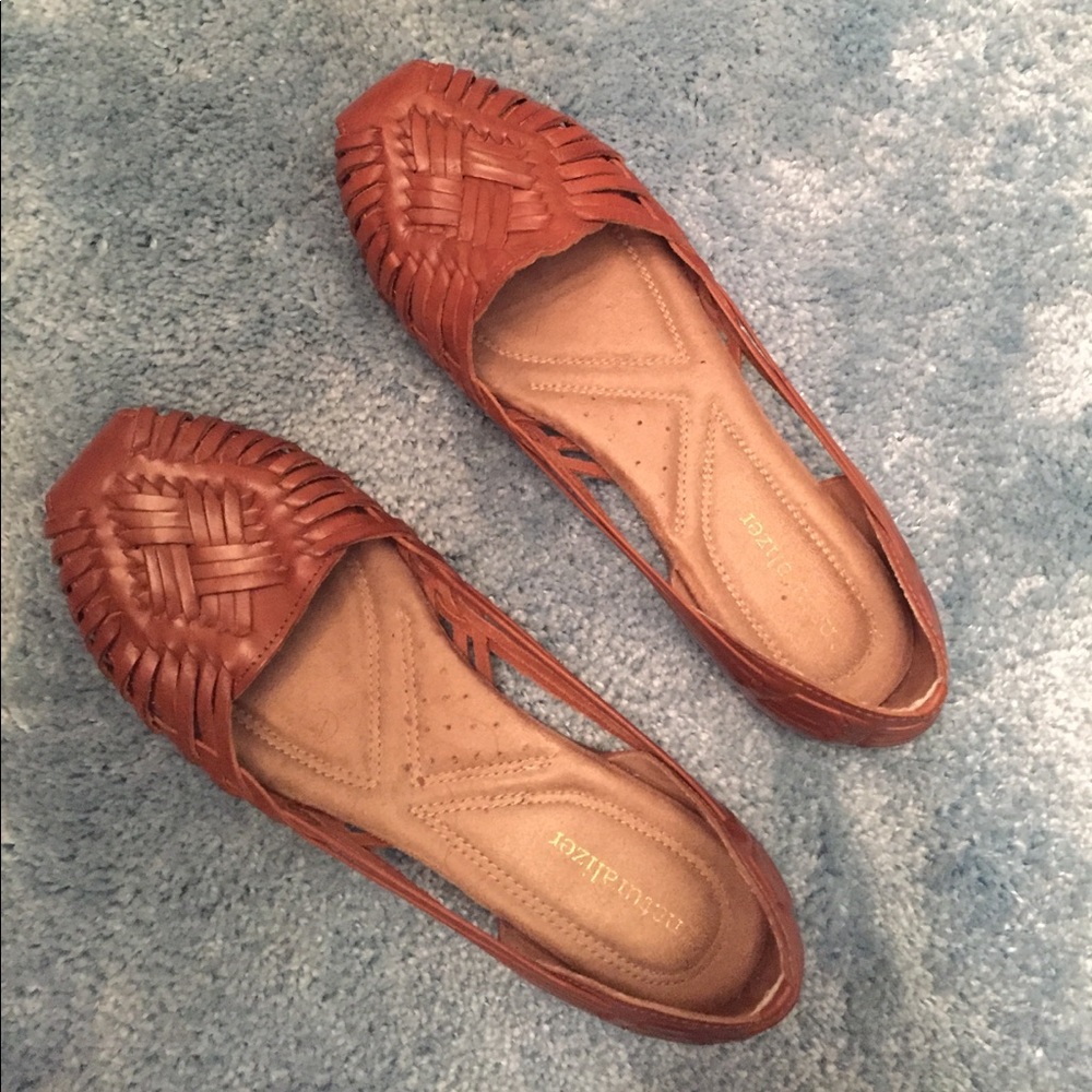 Naturalizer huaraches