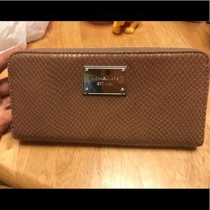 MK wallet