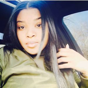 Meet your Posher, Dennisha