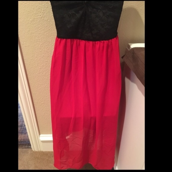 ONLY 1 LEFT! High/Low black and red dress - Picture 2 of 3