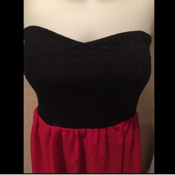 ONLY 1 LEFT! High/Low black and red dress - Picture 3 of 3