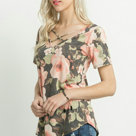 Tops - Vintage floral print tee ( LAST ONE )