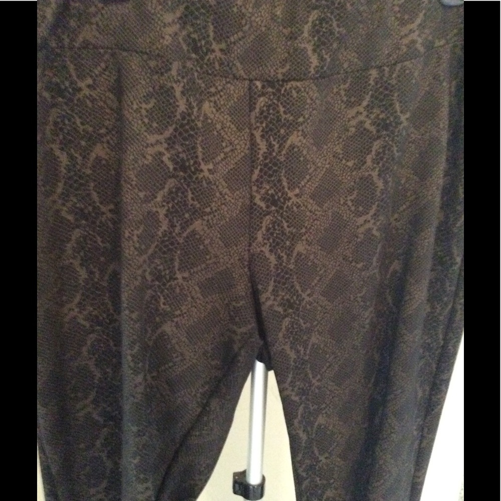 Brown good quality pull on