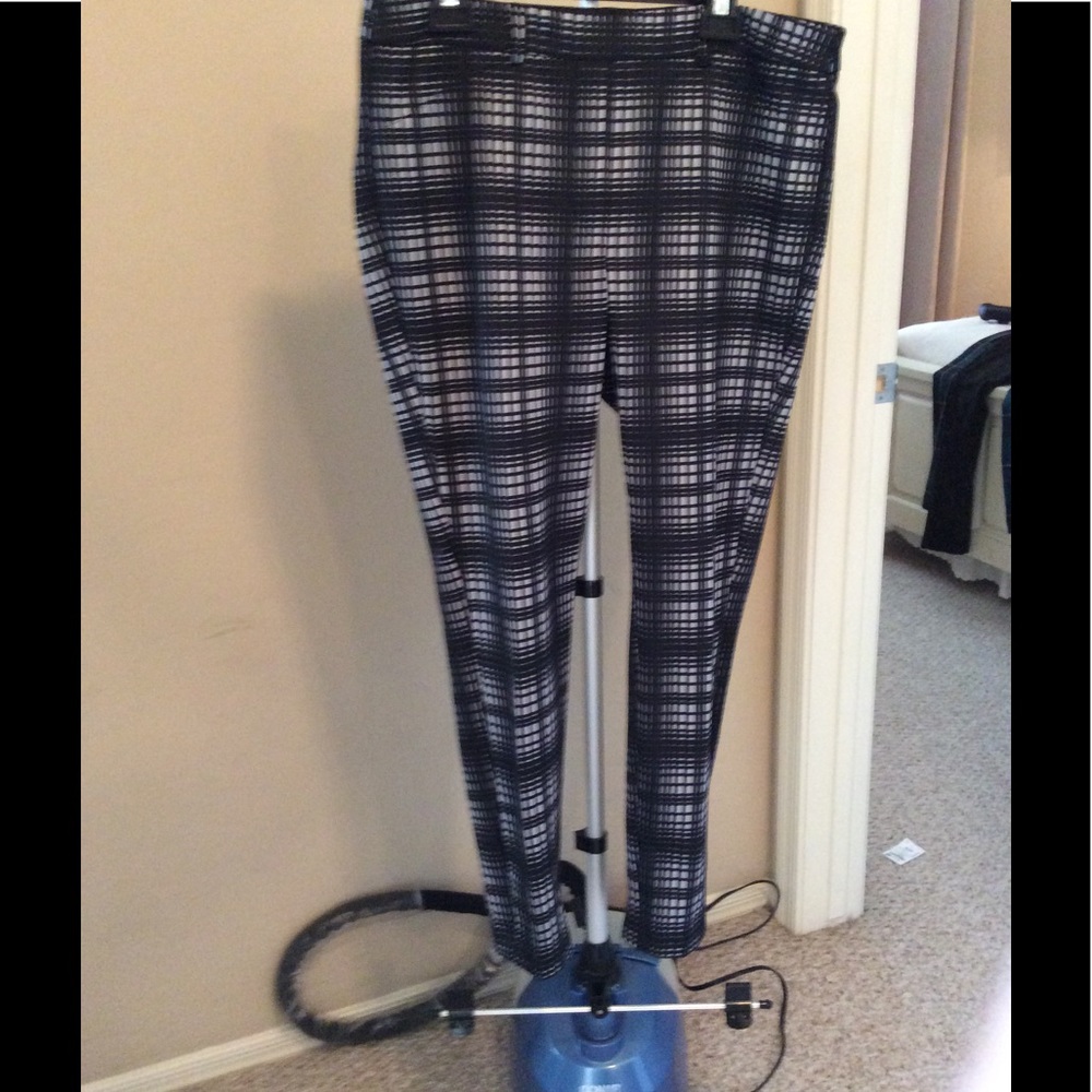 Black and blue pull on pant