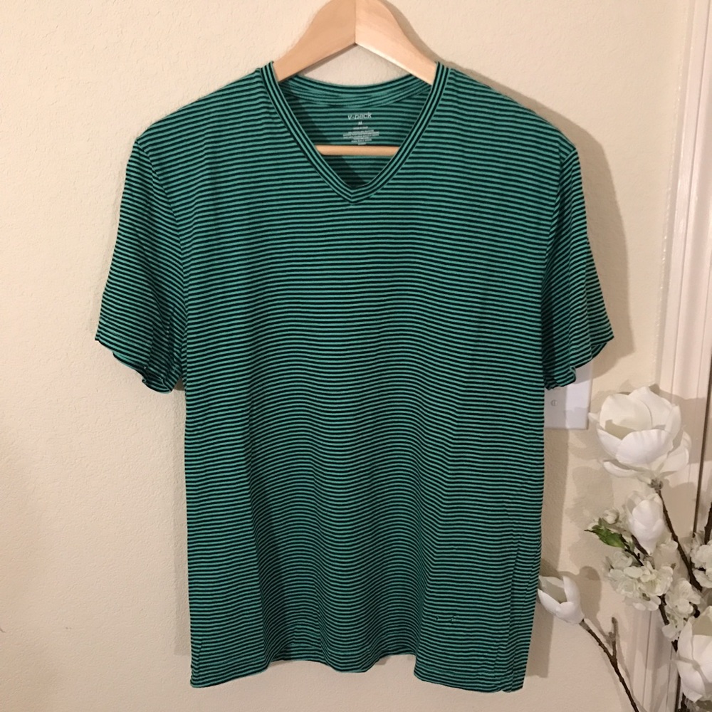 Men's stripe v-neck