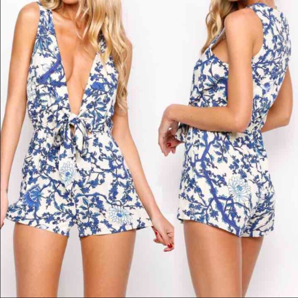 LF STORES Tie Front Romper XS
