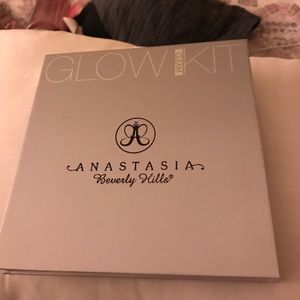 Anastasia highlighter