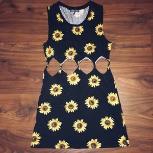 Pacsun Kendall & Kylie sunflower dress - Small