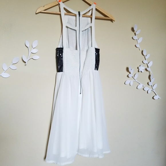 Sleeveless White Chiffon Sequin Dress Size 6 - Picture 3 of 6