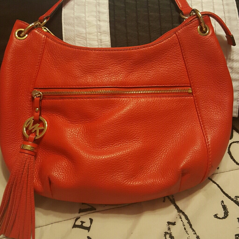 Micheal Kors purse