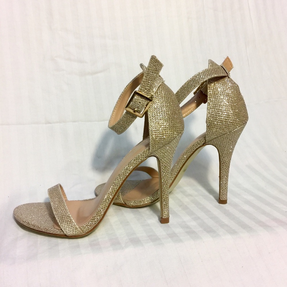 SPARKLING GOLD HEELS!!!