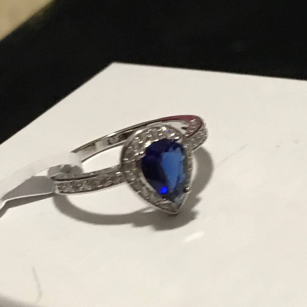 Blue sapphire and cz accents white gold ring - Picture 5 of 5