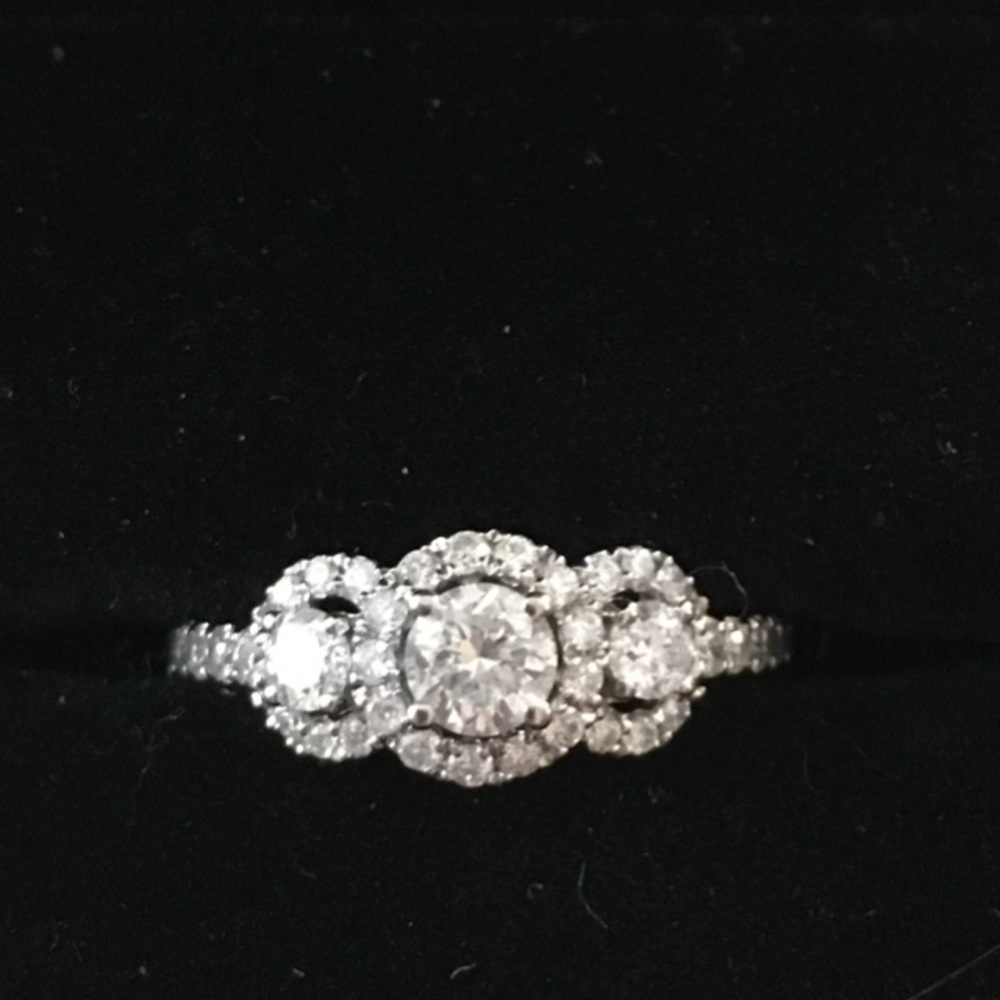 14k White Gold Diamond Engagement Ring