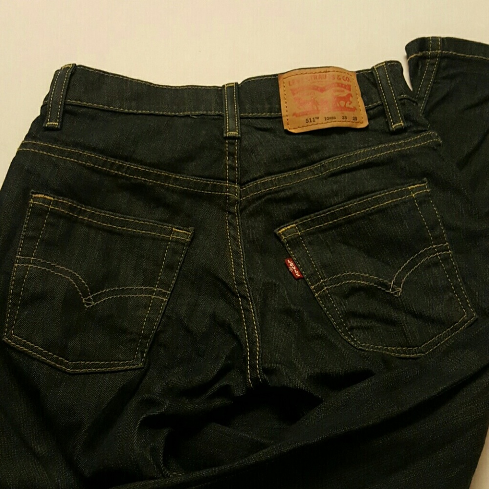 Levis - Picture 2 of 2