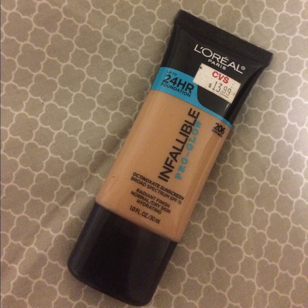 L'Oréal infallible pro glow - 206 buff beige