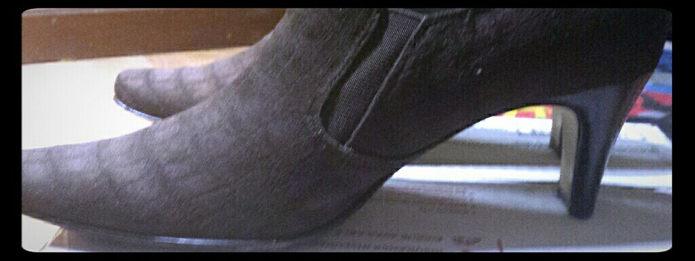 Liz Claiborne Women Ankle Boots Size 7.5