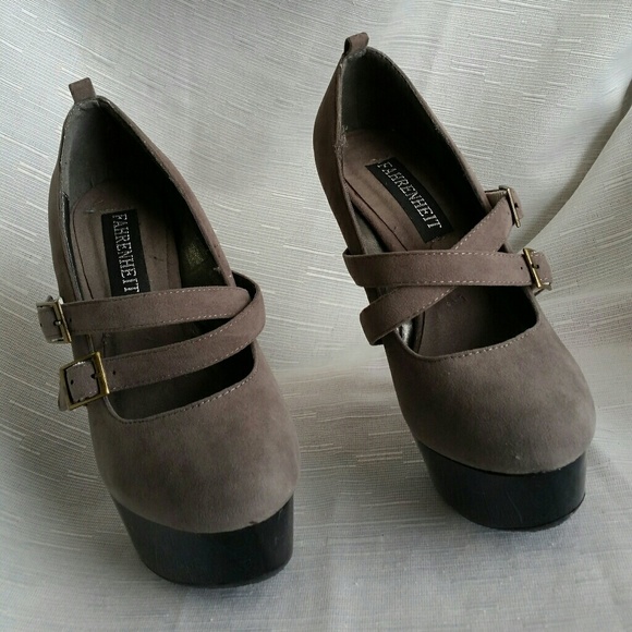 BRAND NEW Mary Jane heels - Picture 2 of 4