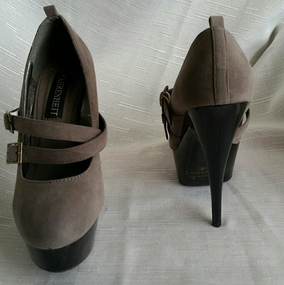 BRAND NEW Mary Jane heels - Picture 3 of 4