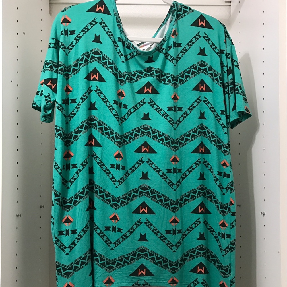 EUC Lularoe Irma Tunic