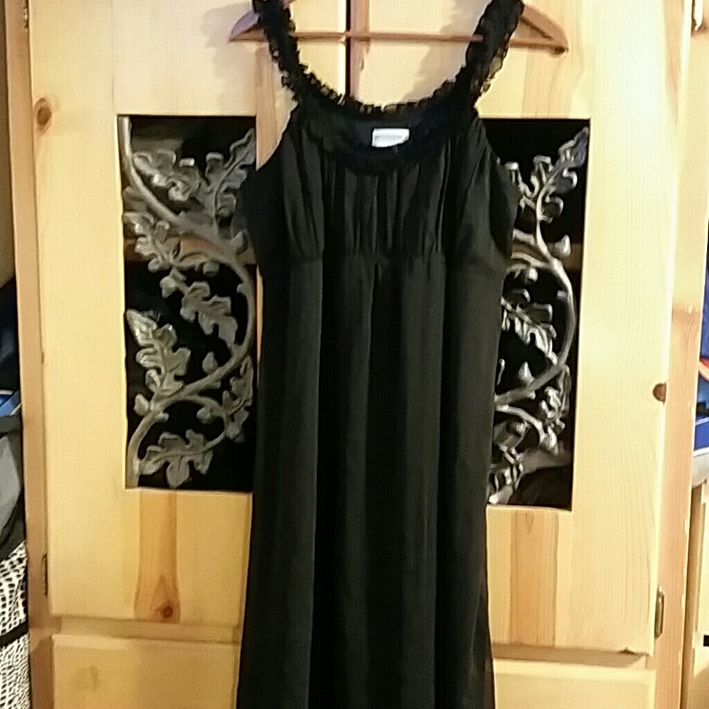 Black maternity dress