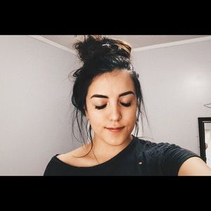 Meet your Posher, Perla