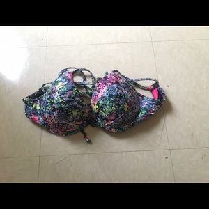 Victoria's Secret swimtop 34C NWOT