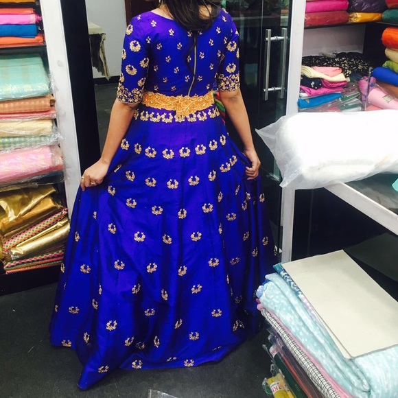 Royal Designer wear pure Raw Silk long gown - Picture 2 of 5