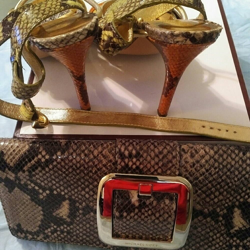 💥DEAL💥Michael Kors clutch and Coach heels. - Picture 1 of 8