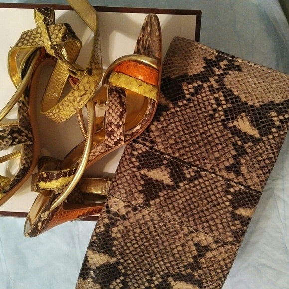💥DEAL💥Michael Kors clutch and Coach heels. - Picture 4 of 8