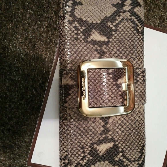 💥DEAL💥Michael Kors clutch and Coach heels. - Picture 8 of 8