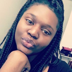 Meet your Posher, Briana