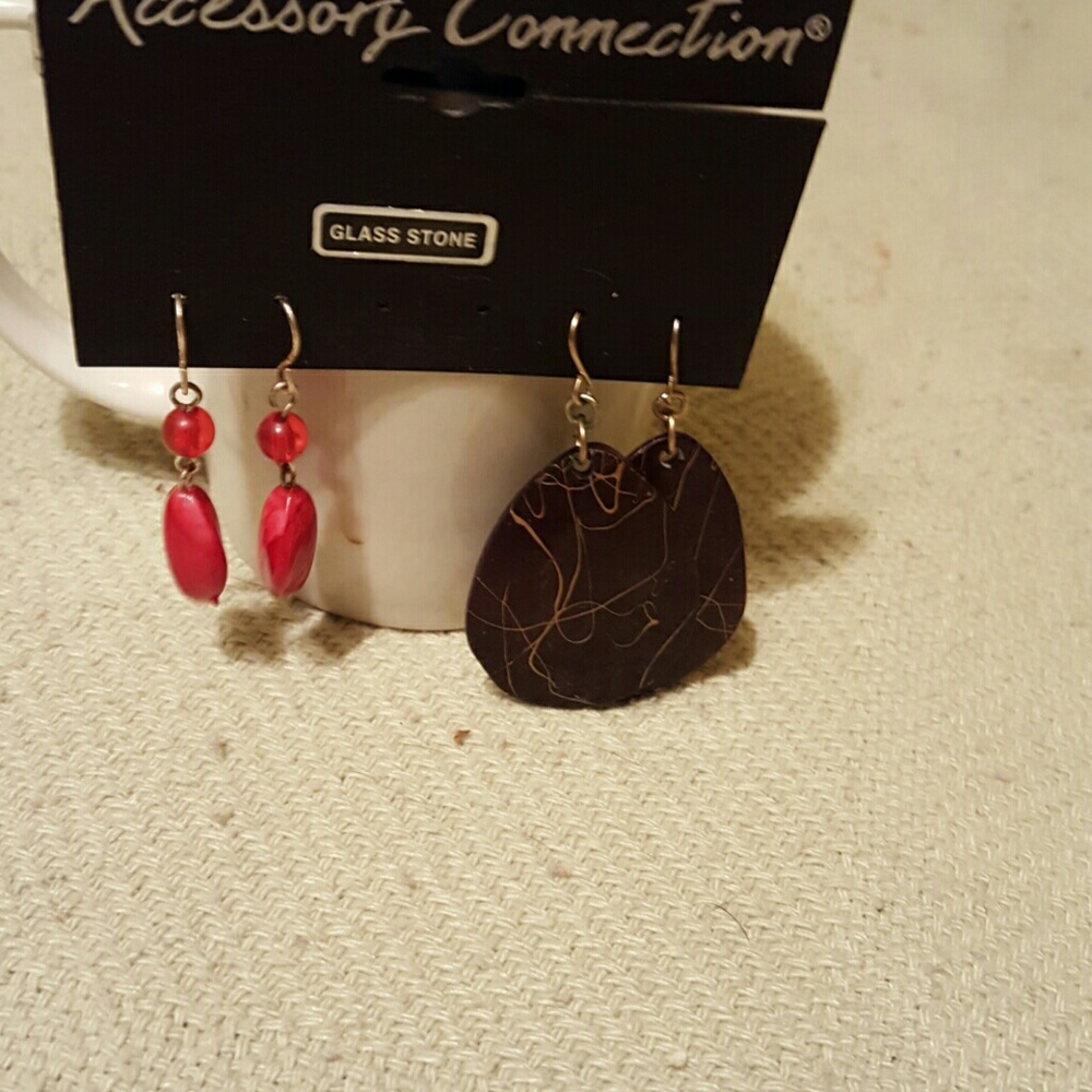 2 pair of earrings, never worn