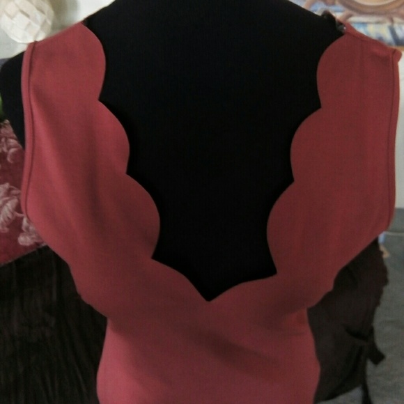 Scalloped Bodycon Dress - Picture 2 of 4