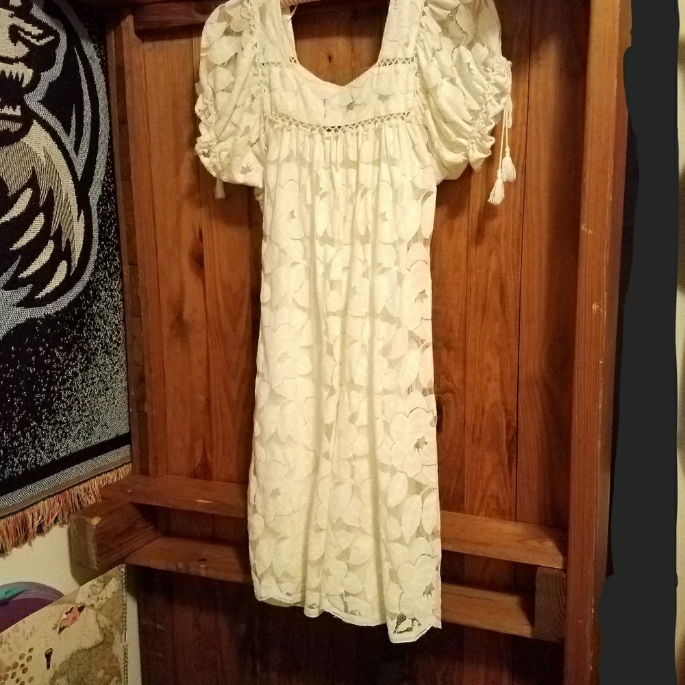 Trulli Brand Cream Lace Dress