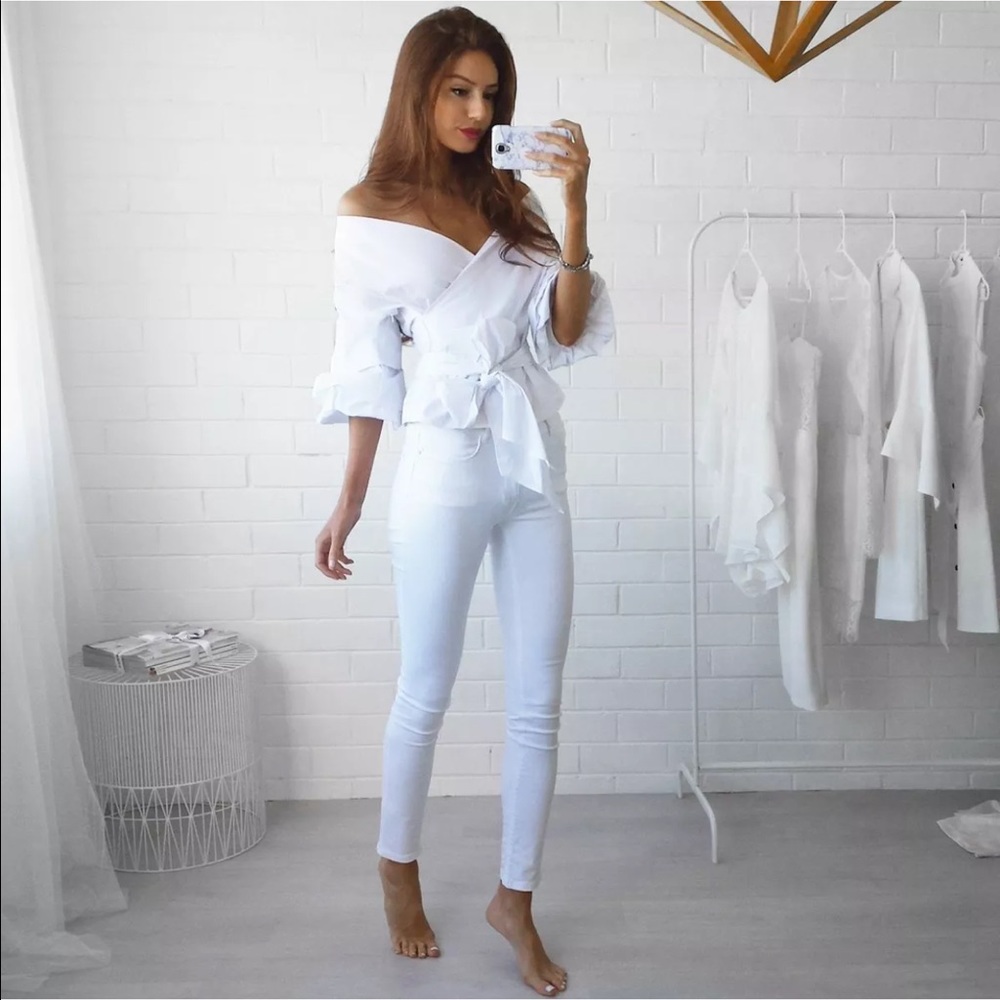 ⭐️Crisp White Tie Waist Blouse 🌟 - Picture 2 of 6