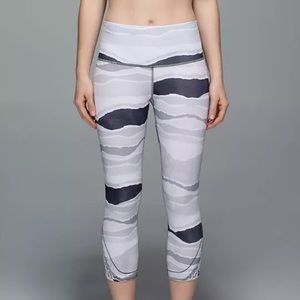 Lululemon wunder under true self crop