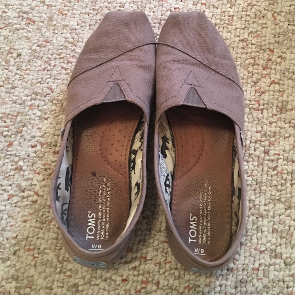 GENTLY WORN Toms !!!