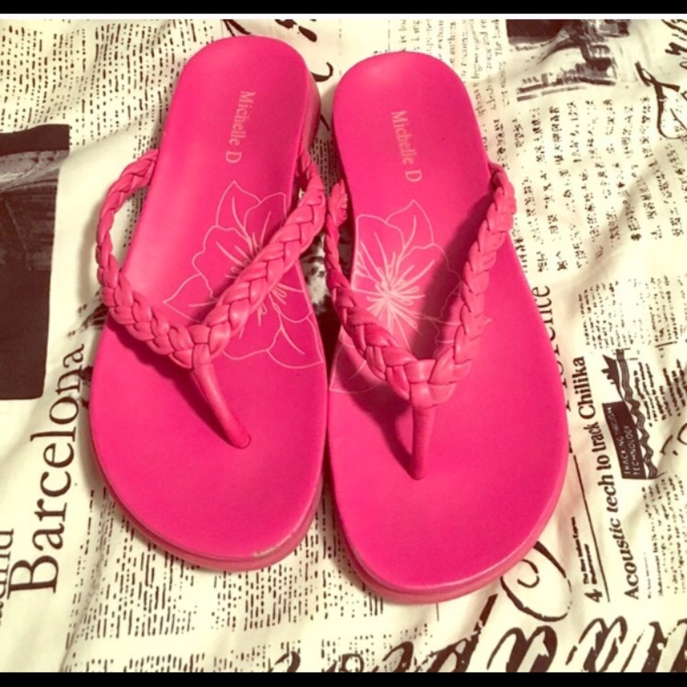 Michelle D pink flip flops with flower