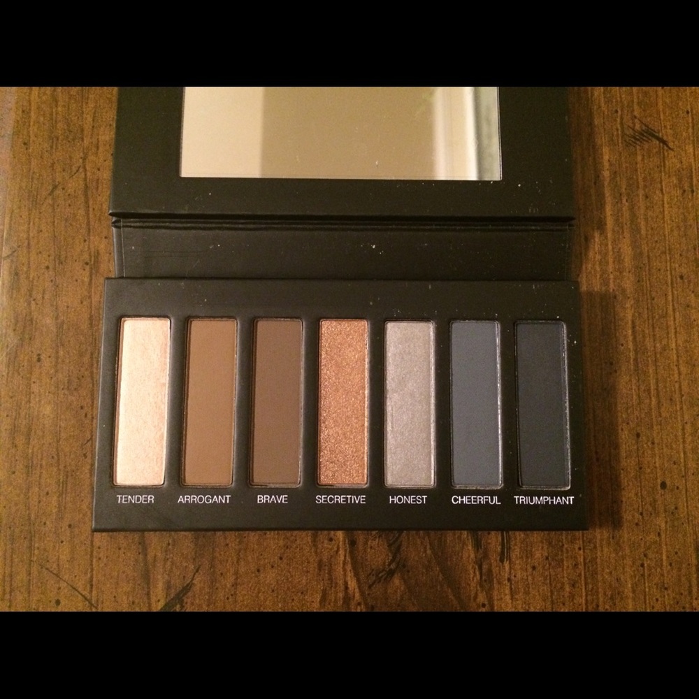 Addiction Shadow Palette 4 Younique