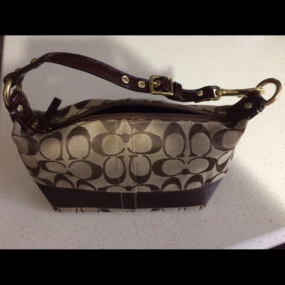 Coach Signature C Small Clutch Purse