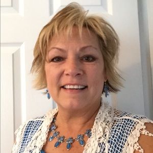 Meet your Posher, Teresa