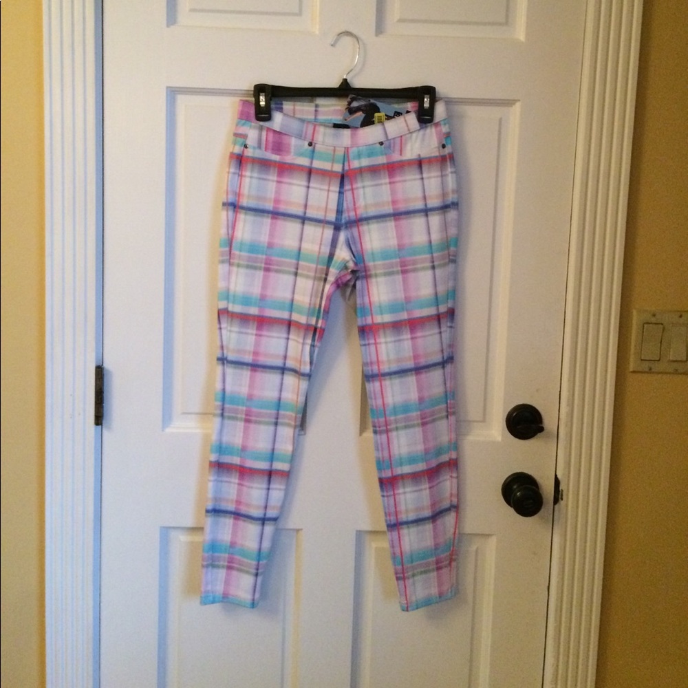 NWT Ankle length skinny stretch pants
