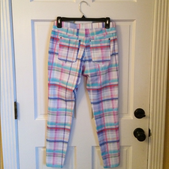 NWT Ankle length skinny stretch pants - Picture 3 of 4