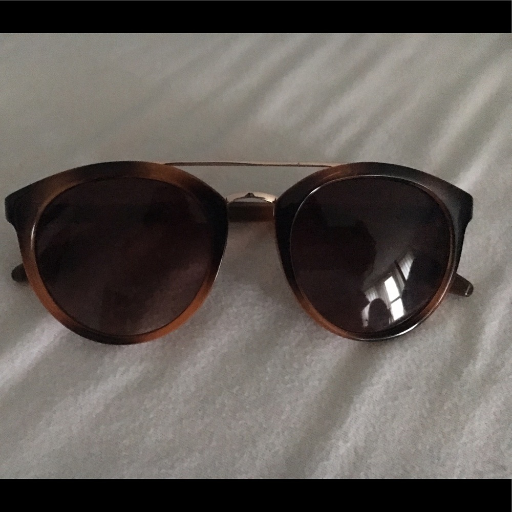Jessica Simpson sunglasses