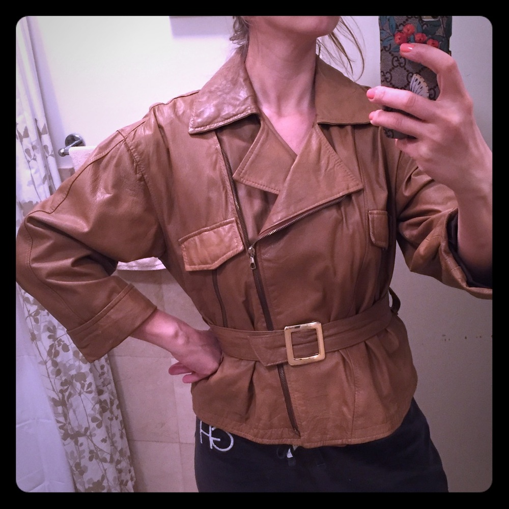 Brown 💯% leather jacket with belt