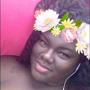 Meet your Posher, Daniella